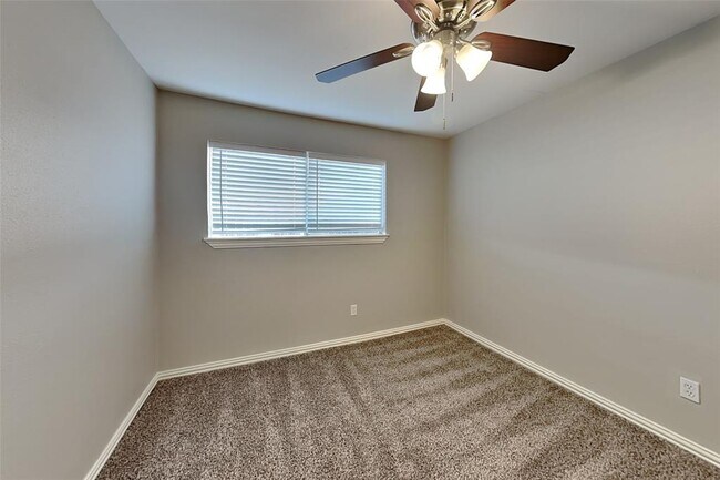 Building Photo - 10103 Golden Meadow Dr