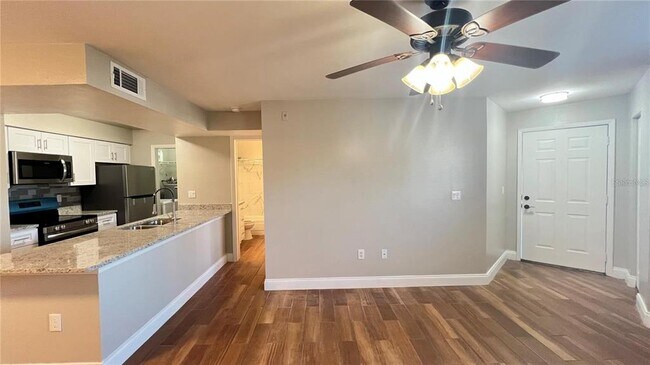 Building Photo - 3038 Parkway Blvd