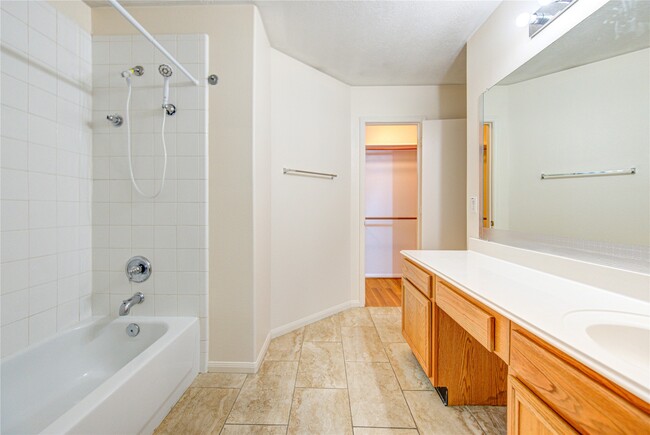 Building Photo - 21603 Juniper Meadows Dr