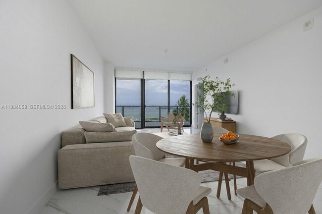 Building Photo - 700 NE 24th St