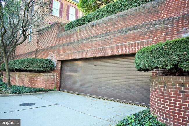 Building Photo - 568 N St Asaph St