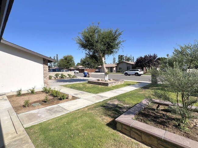 Building Photo - 7415 Hooper Ave
