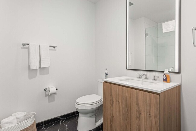 Building Photo - 1000 S Michigan Ave