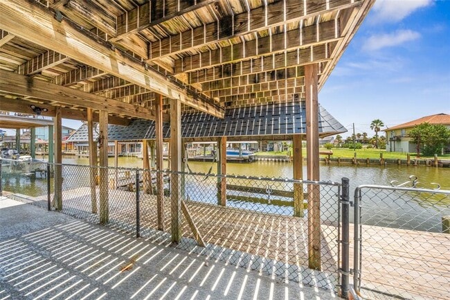 Building Photo - 77 Bayou Vista Dr