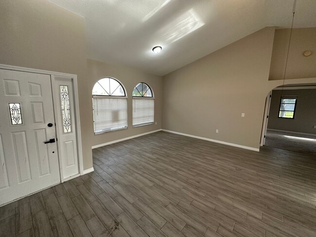 Building Photo - Newly Remodeled 3 Bedroom 2 Bath with Pool...