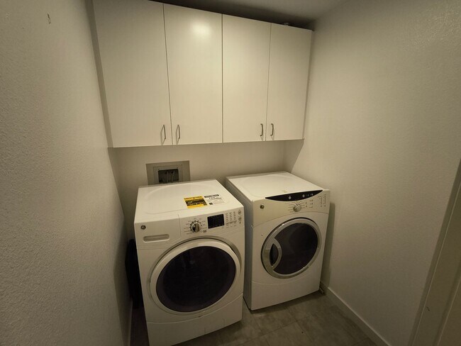 Building Photo - $500 MOVE IN SPECIAL!!! LUXURY 2 BEDROOM CONDO IN DOWNTOWN WALNUT CREEK, CA!