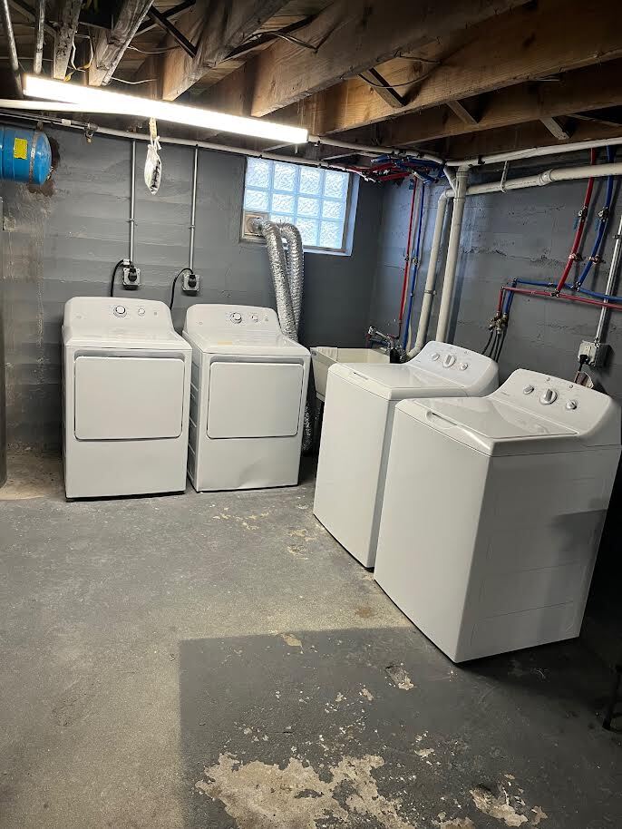 Basement: Washer/Dryer - 2137 Highland Ave