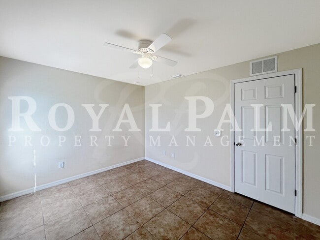 Building Photo - 3 Bed 2 Bath in Cape Coral — Curb Appeal. Fresh Style. Zero Hassle.