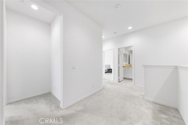 Building Photo - 117 Henson