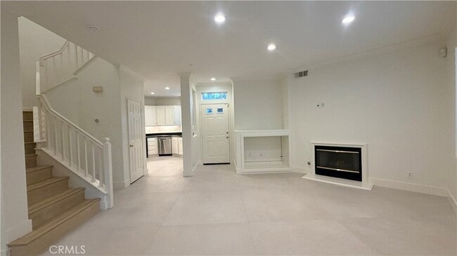 Building Photo - 449 Ridgeway