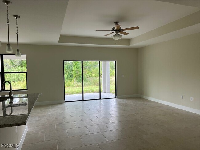 Building Photo - 1302 Sunniland Blvd