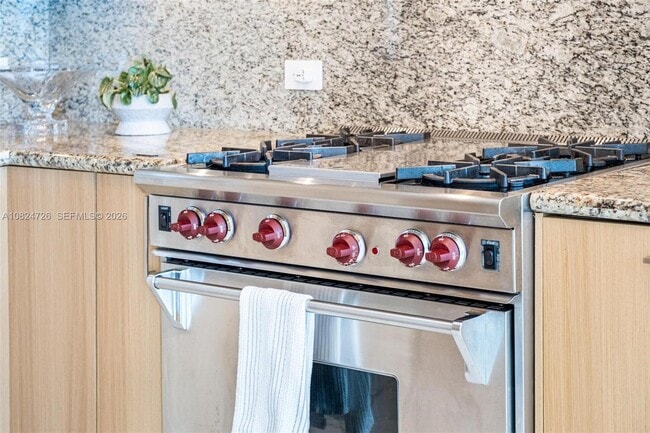 Building Photo - 17875 Collins Ave