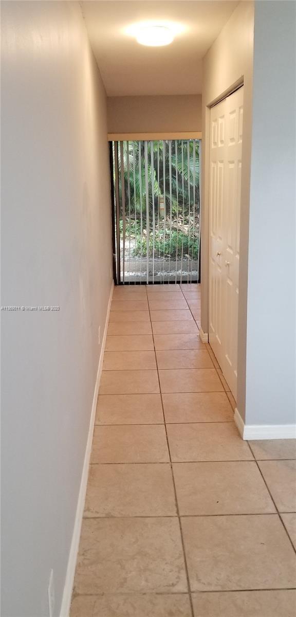 Building Photo - 2588 Coral Springs Dr