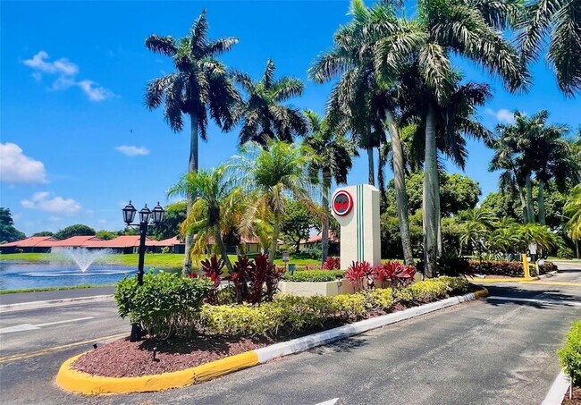 Building Photo - 10615 Ocean Palm Way