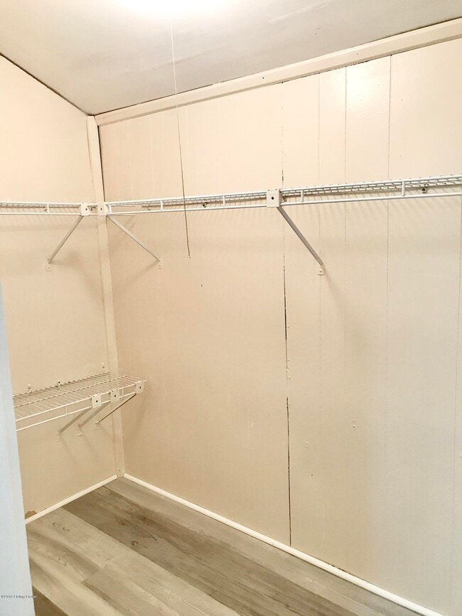Building Photo - 501 Oak Leaf Dr