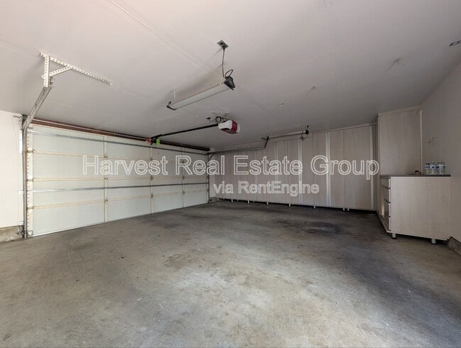 Building Photo - 1155 Holly St
