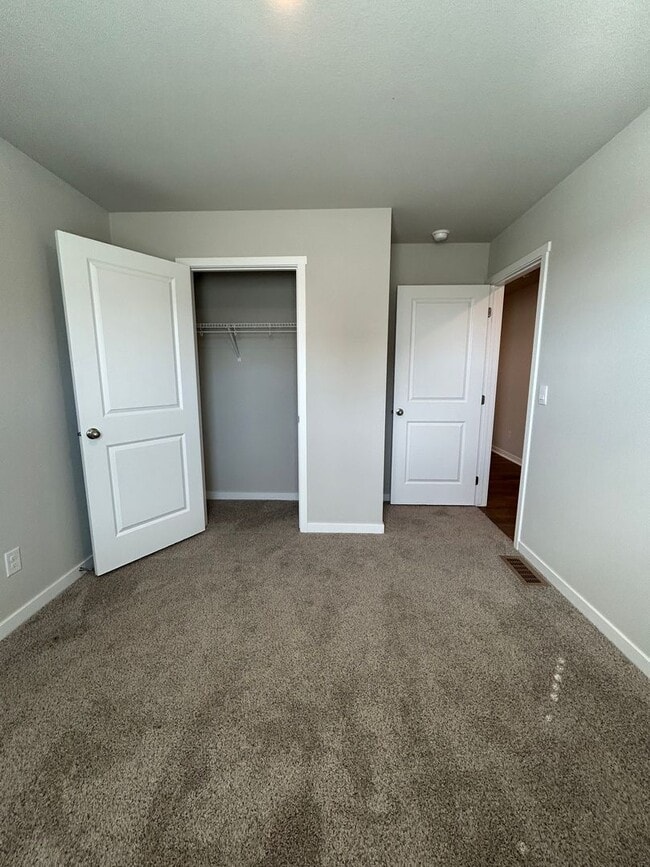 Building Photo - Your Dream Home Awaits in Gretna, NE!