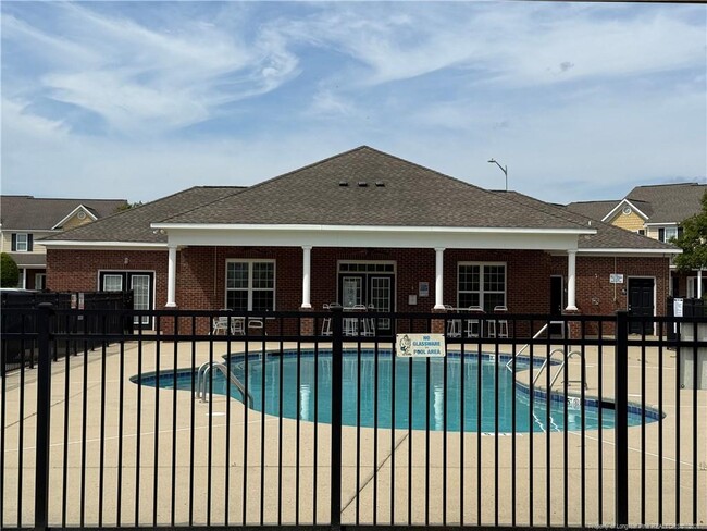 Building Photo - 1319 Braybrooke Pl