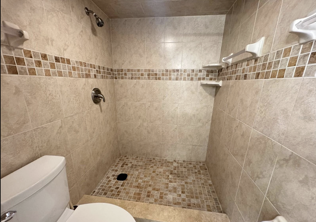 Master bathroom - 4113 Fairview Vista Point