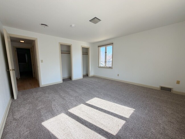 Building Photo - 318 McKinley Ave