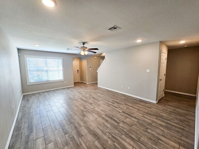 Building Photo - 6632 Leightyn Ln