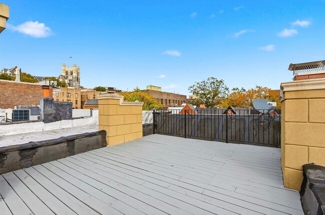 Building Photo - 312 W 138th St