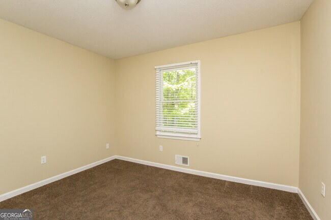 Building Photo - 294 Oak Landing Cir