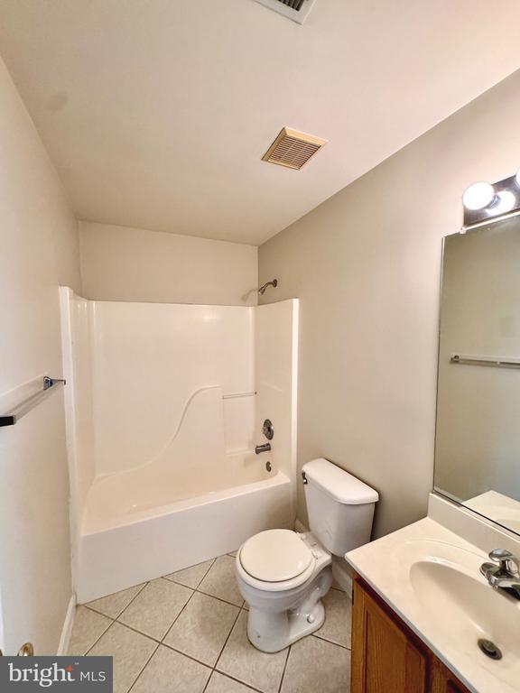 Building Photo - 152 Brookland Ct