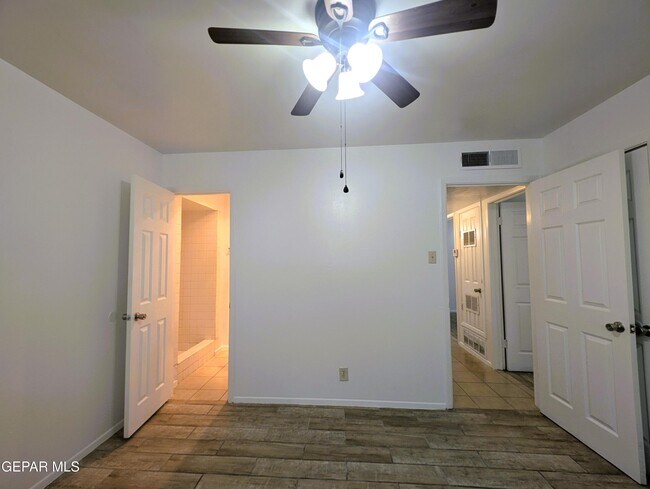 Building Photo - 5804 Pickerel Dr