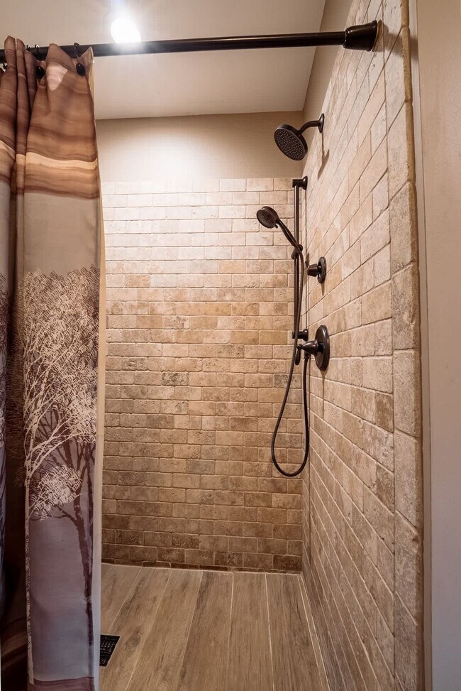 Building Photo - 7223 Ferry Rd