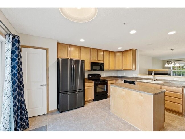 Building Photo - 899 Ledgestone Dr