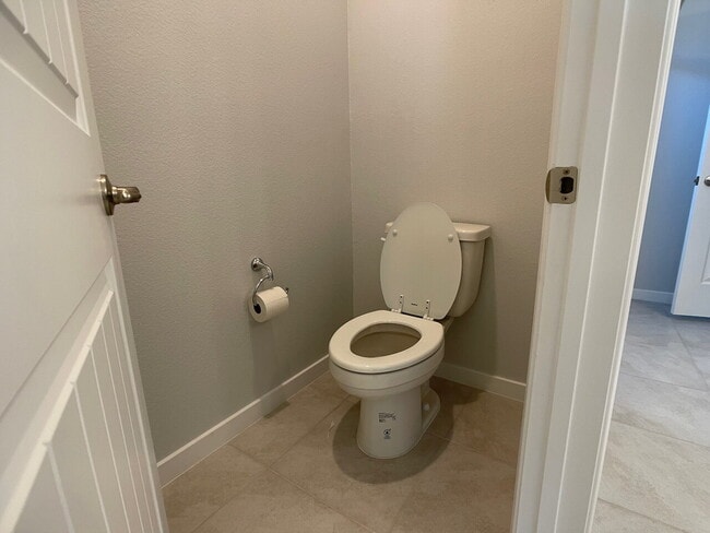 Building Photo - 4 BED 2 BATH 2 CAR GARAGE SINGLE STORY SINGLE FAMILY HOME w/ PAVED BACKYARD IN CADENCE COMMUNITY,...