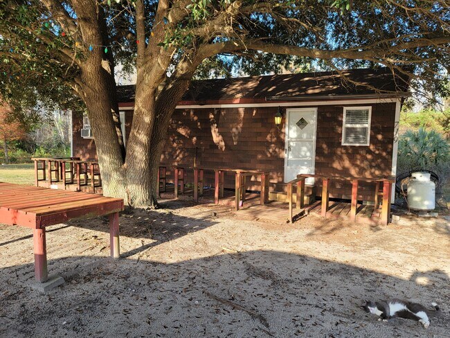 Building Photo - 719 Redds Branch Rd