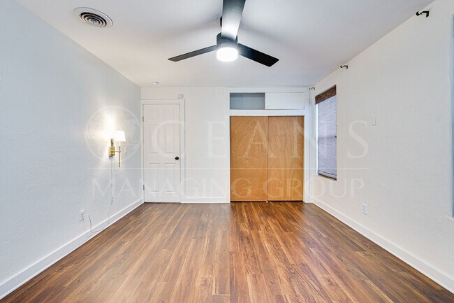 Building Photo - Historic GEM! – The First Female-Built Home in Holly Hill