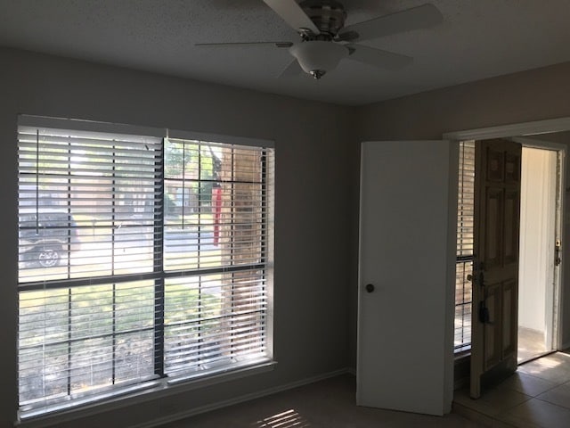 Building Photo - STELLAR HOME IN CROSS CREEK!