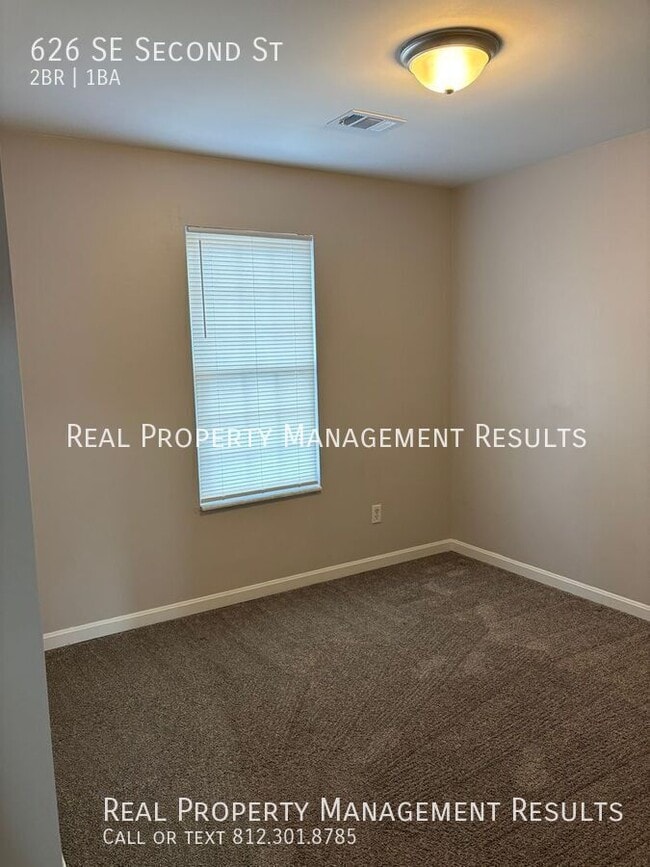 Building Photo - 626 SE Second St-