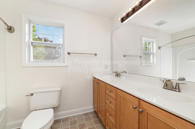 Building Photo - 1622 Wilburn Park Ln NW