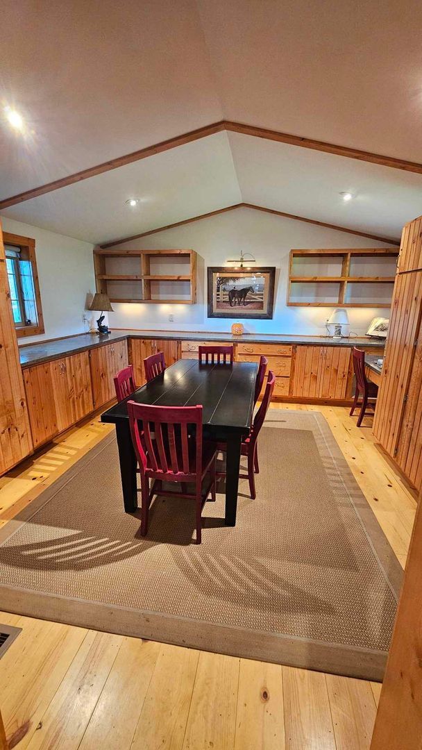 Building Photo - Beautiful cabin with privacy fully furnished