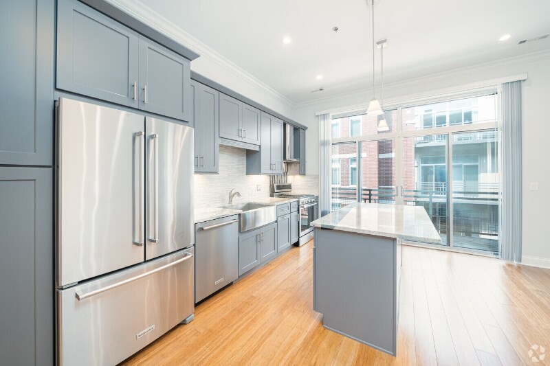 Building Photo - 1046 W Monroe St