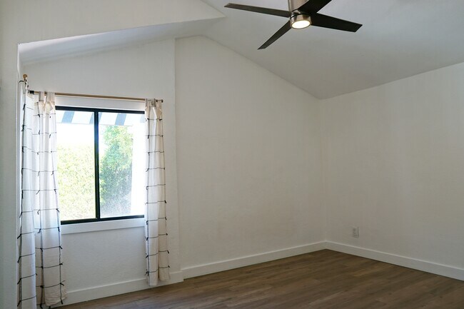 Building Photo - 33865 Cathedral Canyon Dr