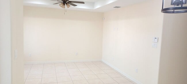 Building Photo - 634 Marrs Ave