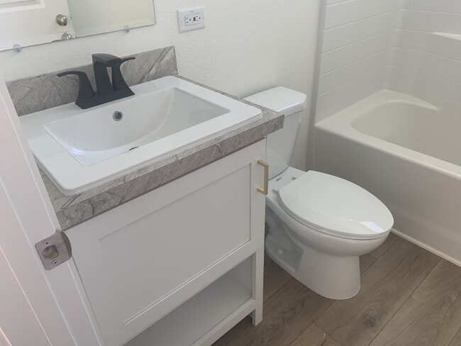 Building Photo - ** MOVE IN BONUS of $500.00 ** (If an agreement is signed by May 15th 2026) A brand new ADU (Acce...