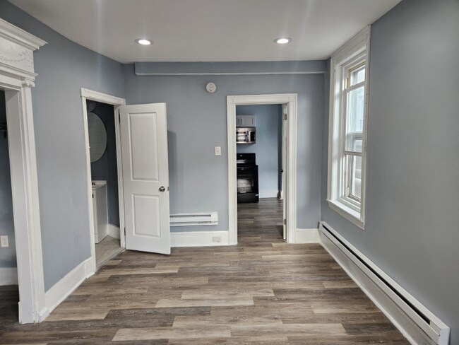 Building Photo - 16 S 50th St