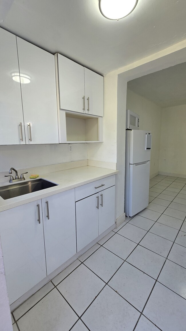 Building Photo - 3301 SW 97th Ave