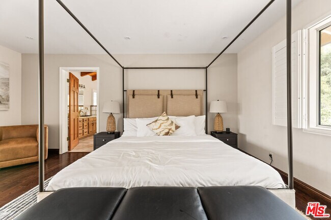 Building Photo - 3200 Oakley Dr