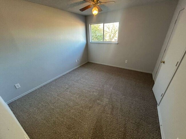 Building Photo - 1137 Beechwood Ln