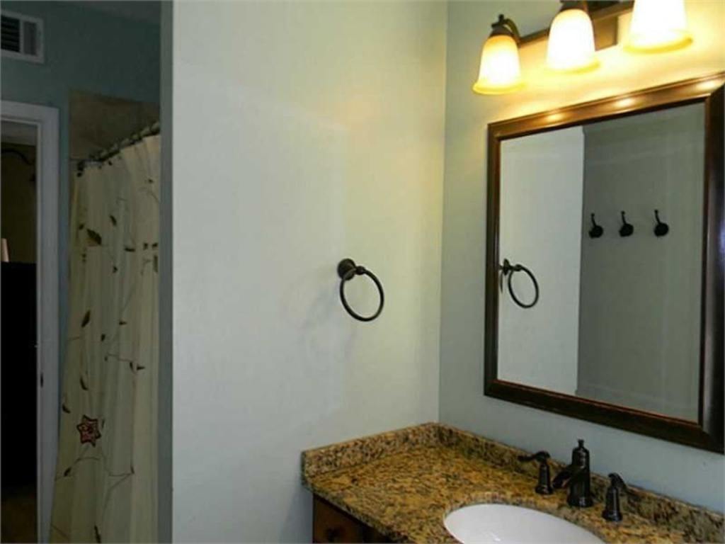 Building Photo - 125 Pleasant St