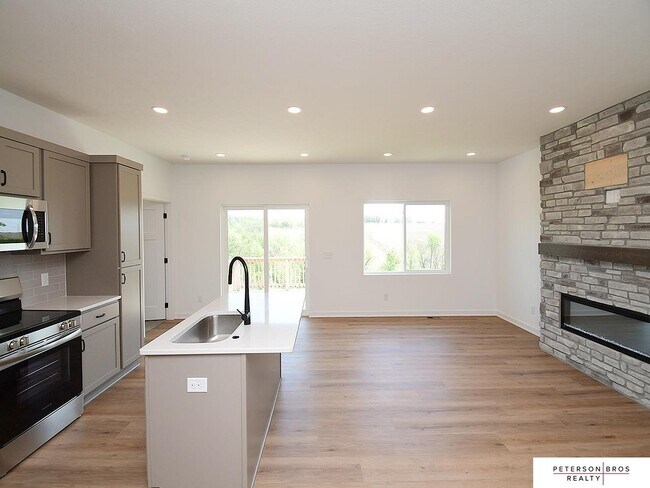 Building Photo - 14806 Bruning St