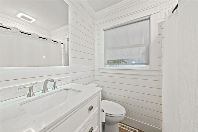 Building Photo - Old Village Cottage -Fully Furnished