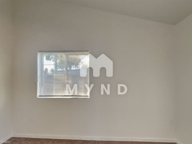 Building Photo - 2 br, 1 bath House - 7203 SE Harmony Dr